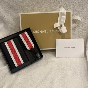 Michael Kors Pebbled Leather Logo Stripe Passport And Luggage Tag NWT